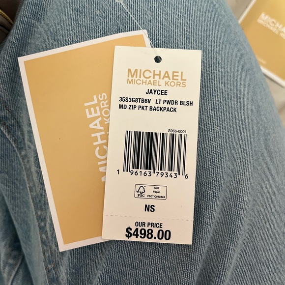 Michael Kors bag selling it because I don’t use it anymore - Picture 4 of 5